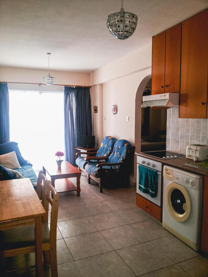 Apartments Mackenzie 1+1 Ларнака Екстер'єр фото