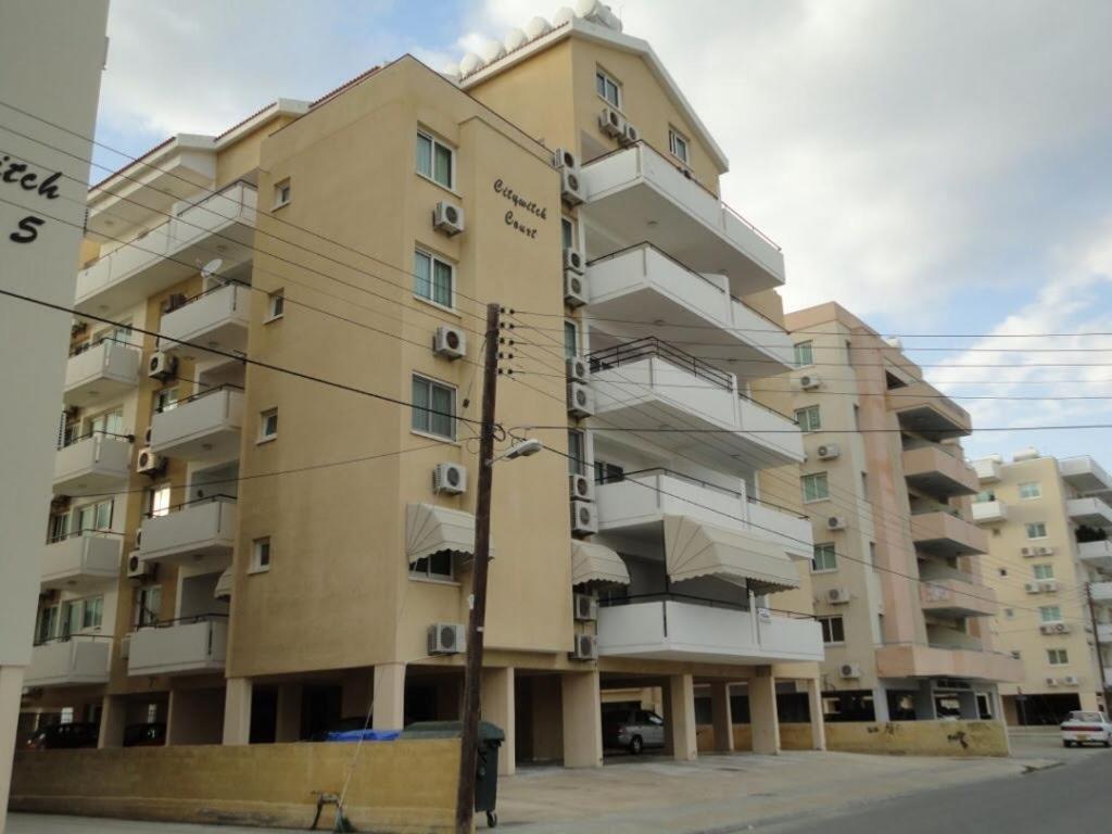 Apartments Mackenzie 1+1 Ларнака Екстер'єр фото